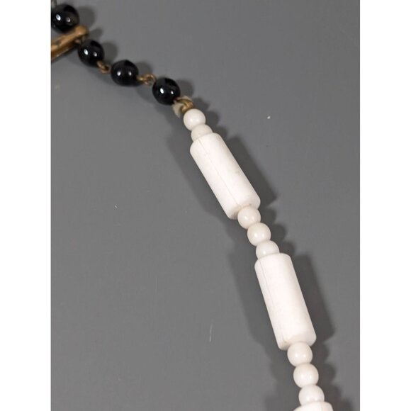 Vintage Black White Lucite Bead Choker Necklace Mid Century MOD 16" - Picture 6 of 10